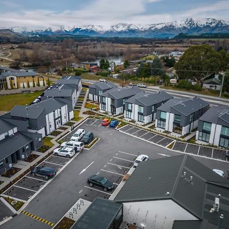 Wanaka Riverside Townhouse Retreat Albert Town エクステリア 写真