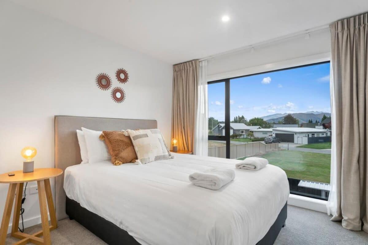 Wanaka Riverside Townhouse Retreat Albert Town エクステリア 写真