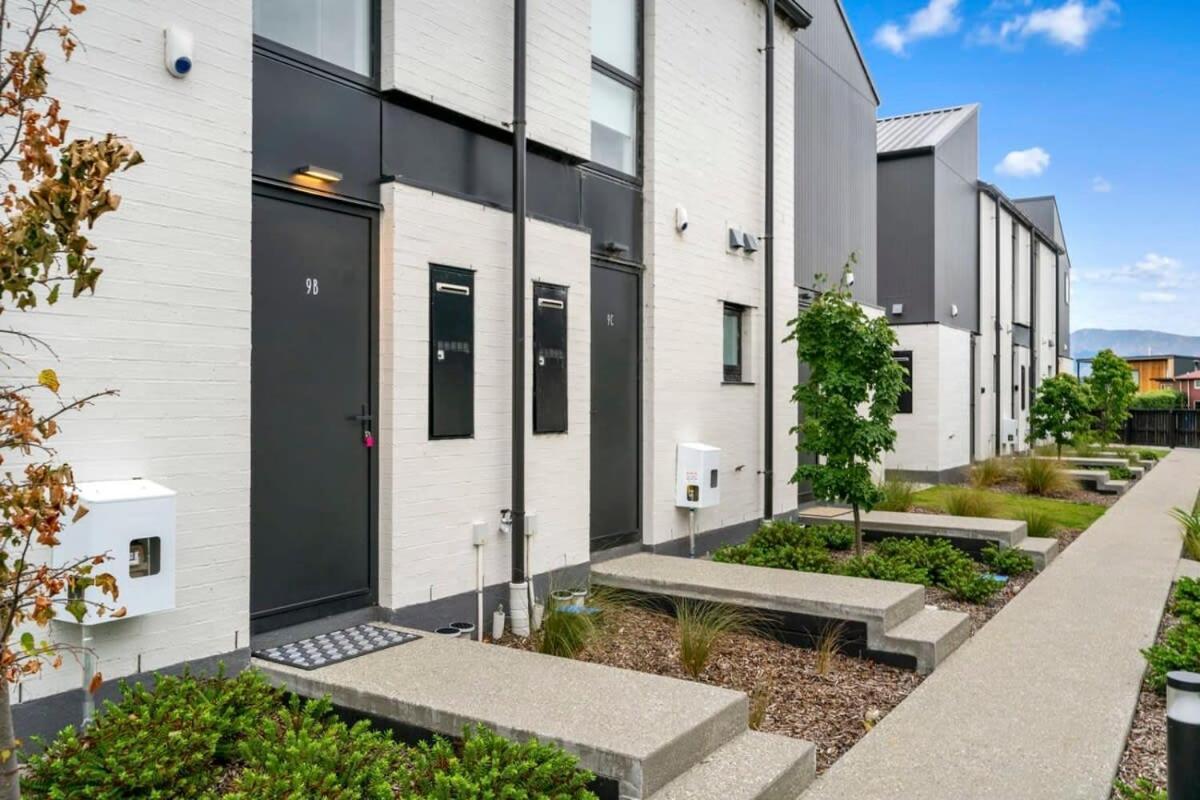 Wanaka Riverside Townhouse Retreat Albert Town エクステリア 写真