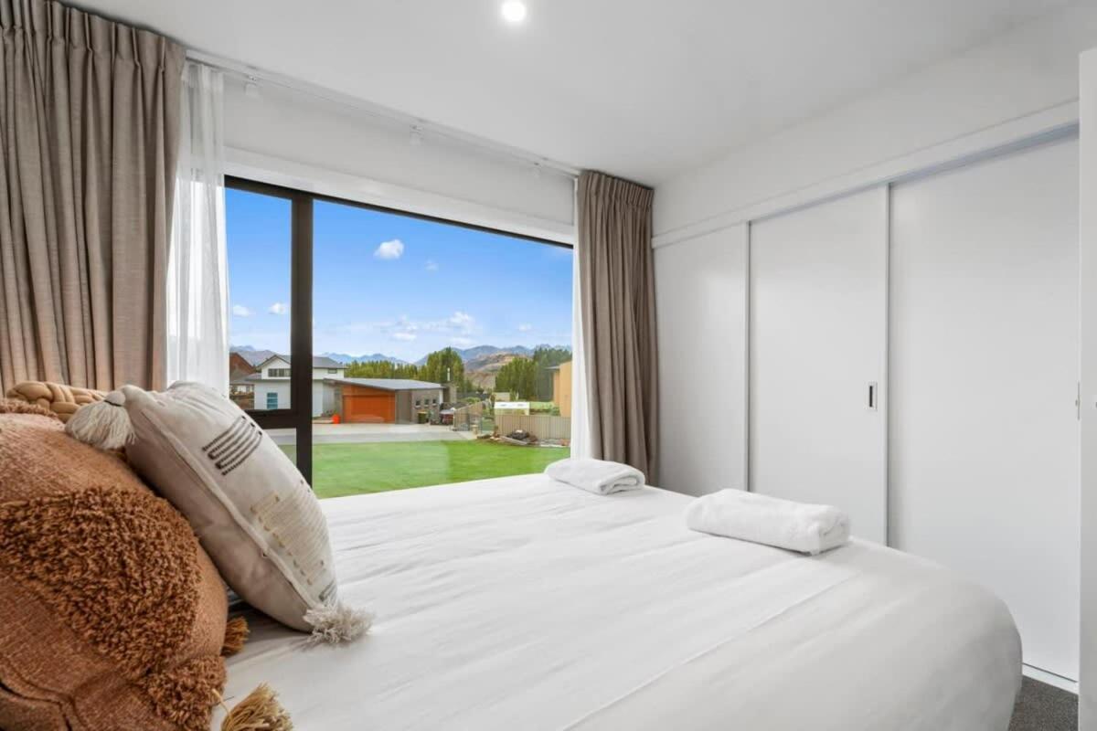 Wanaka Riverside Townhouse Retreat Albert Town エクステリア 写真