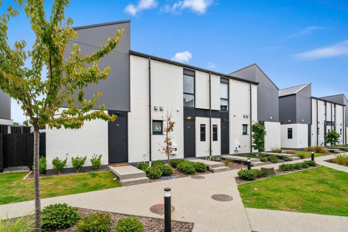 Wanaka Riverside Townhouse Retreat Albert Town エクステリア 写真