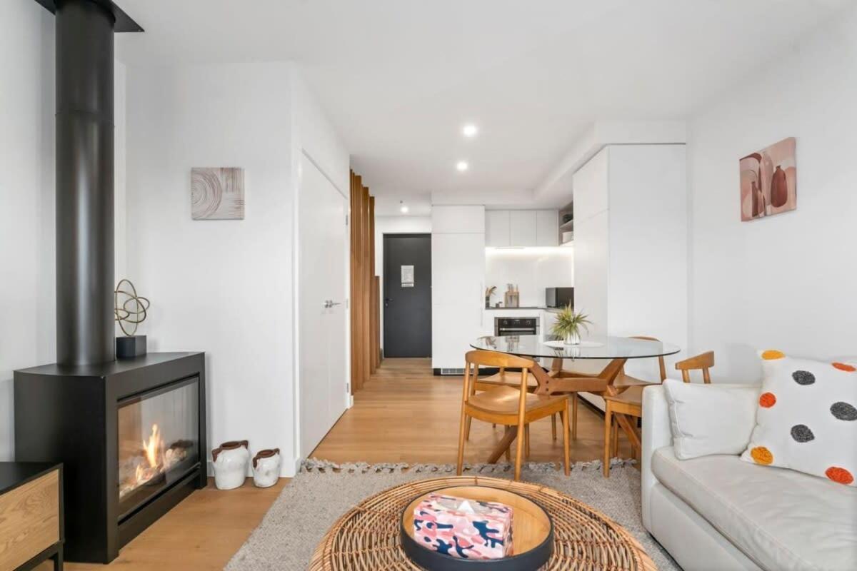 Wanaka Riverside Townhouse Retreat Albert Town エクステリア 写真