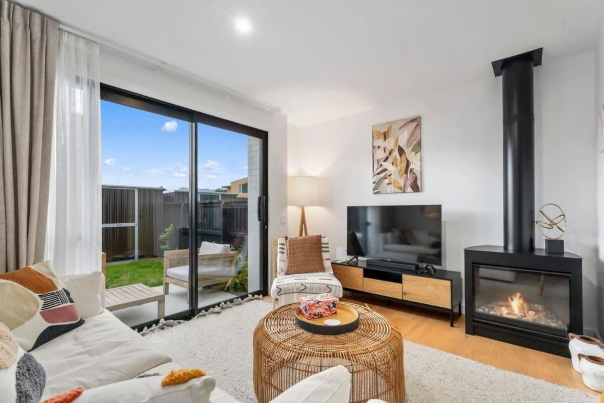 Wanaka Riverside Townhouse Retreat Albert Town エクステリア 写真